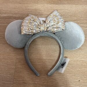silver / grey minnie ears 🐭 new with tags